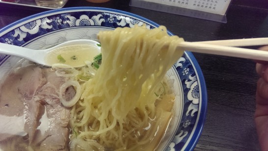 Mie Cina berwarna kuning yang ringan dan menyegarkan dari Imura.