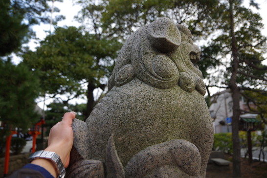 ¡Gira el komainu! ¡Atad a los zorros! Visité el santuario Minato Inari en la ciudad de Niigata.