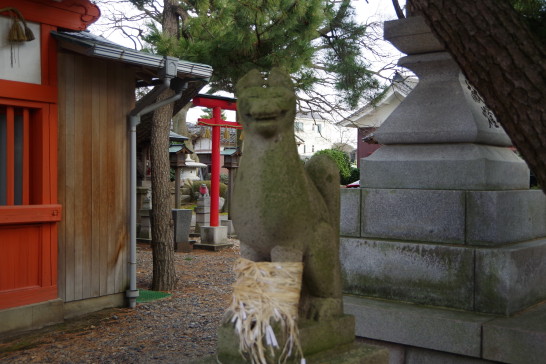 ¡Gira el komainu! ¡Atad a los zorros! Visité el santuario Minato Inari en la ciudad de Niigata.