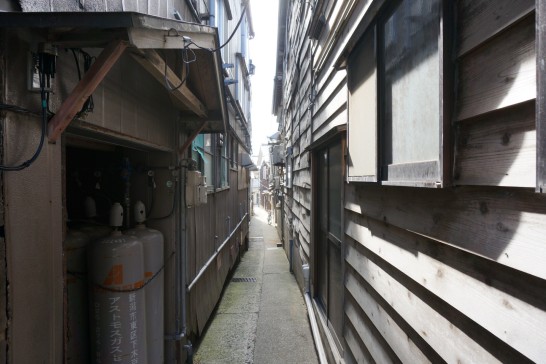 Ciudad de Ogi, Ciudad de Sado - Paseo por la ciudad de Shinashina -.