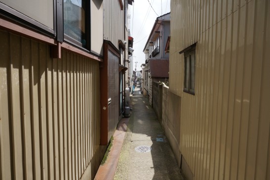 Ciudad de Ogi, Ciudad de Sado - Paseo por la ciudad de Shinashina -.