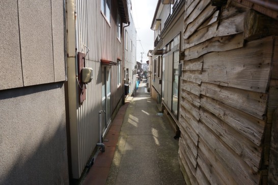 Ciudad de Ogi, Ciudad de Sado - Paseo por la ciudad de Shinashina -.