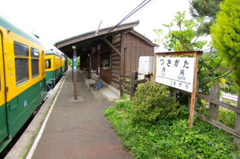 06-tsukigata-densya